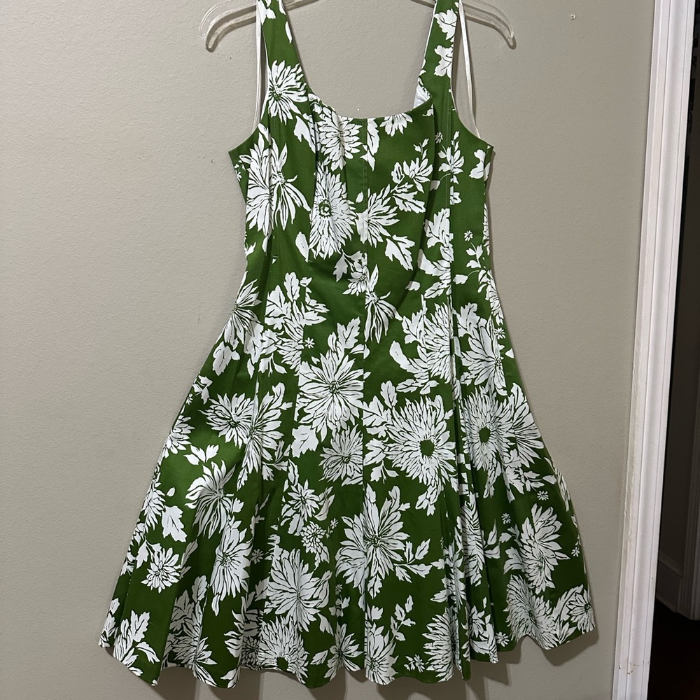 Jones Studio Green and White Floral Dress